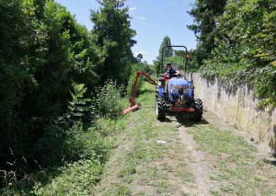 Nettoyage fossé à l'epareuse pour une mairie.